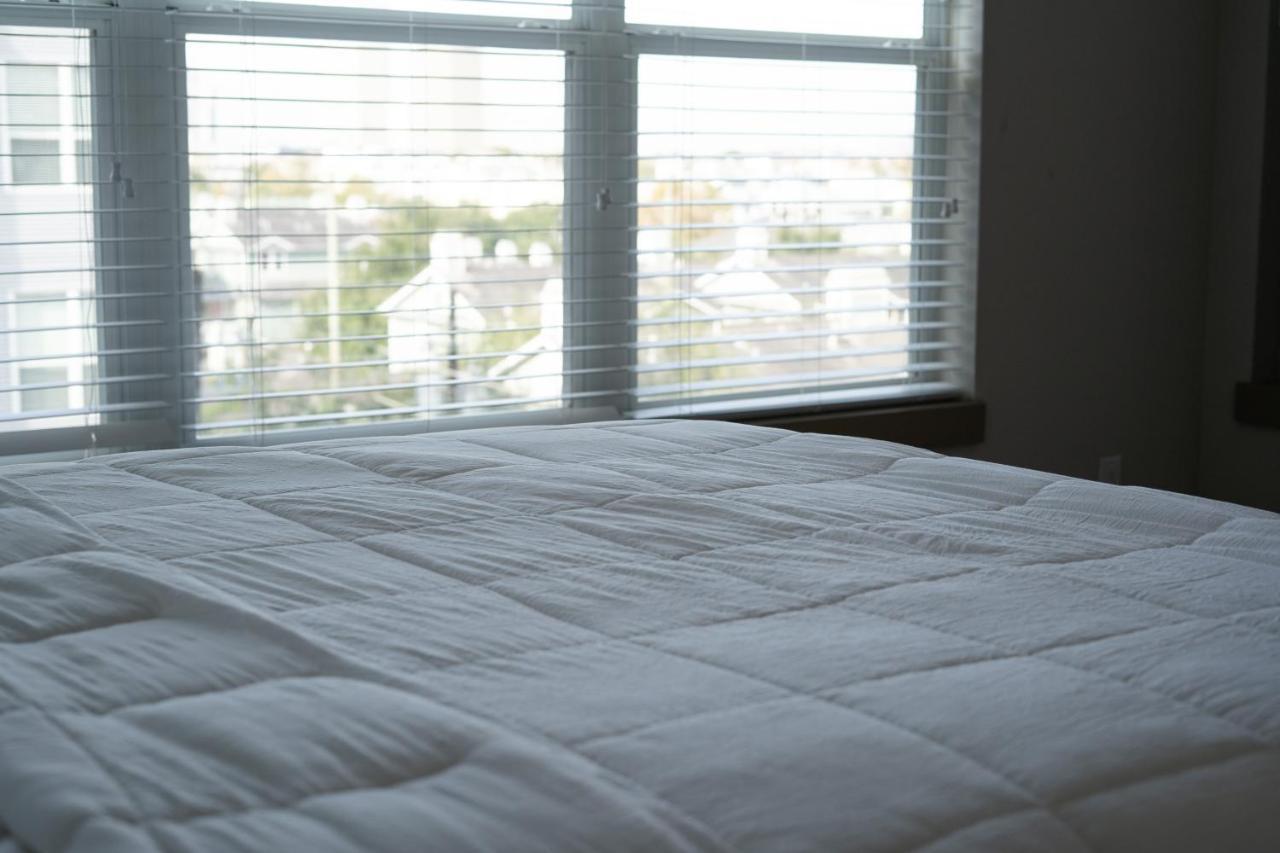 Midtown Unit Sleeps 6+ With A Massive Garden Tub *