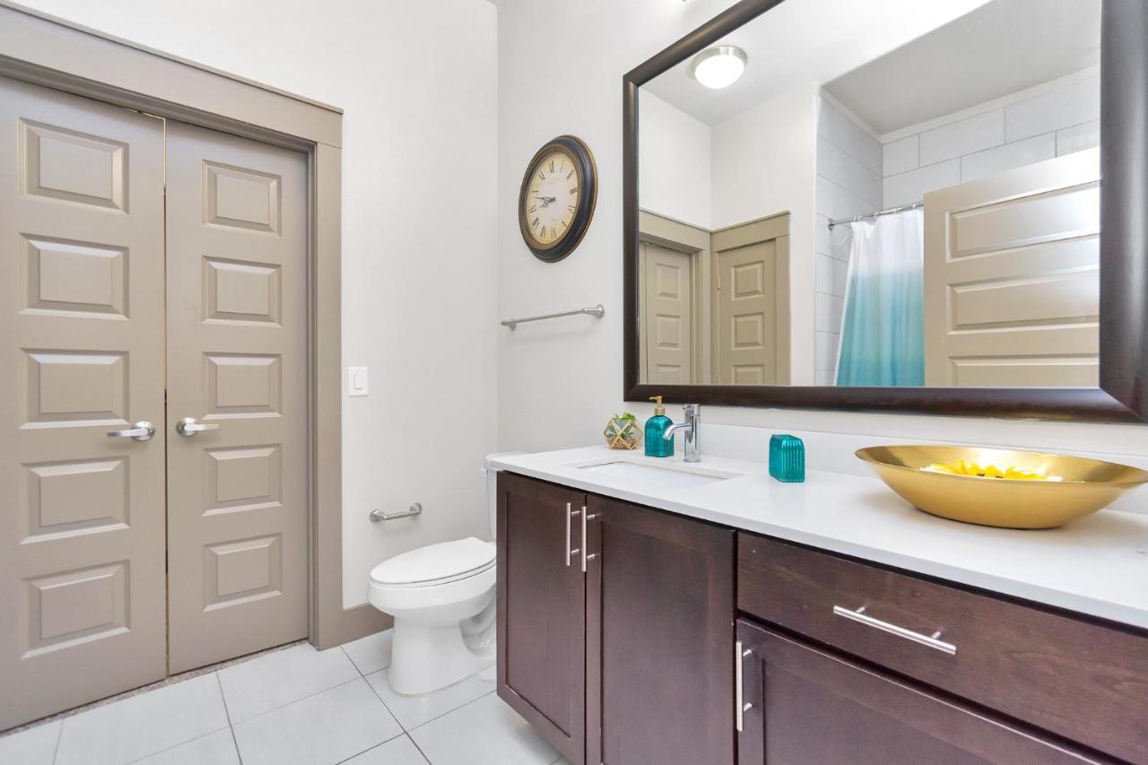 U1 Penthouse Downtown Car Available Apt 1br 1bth Gym Sleep Good