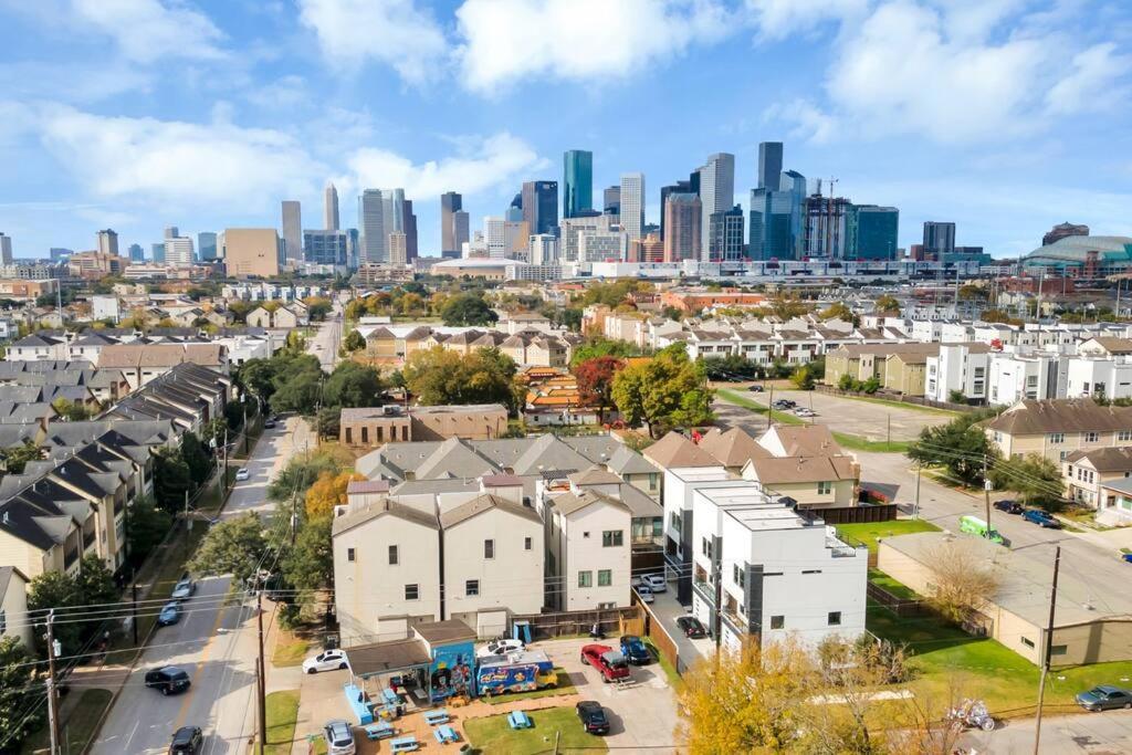 Holiday home The Spot! Downtown Skyline Views! Sleeps 12 Houston