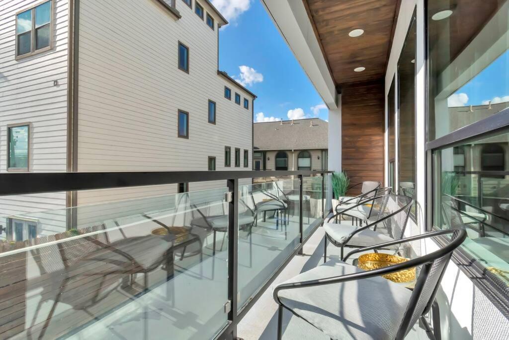 Holiday home The Spot! Downtown Skyline Views! Sleeps 12 *