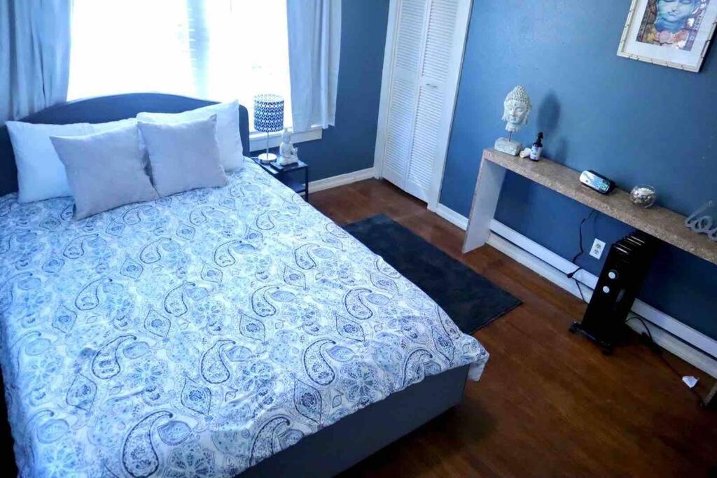 1br Montrose Parking Downtown Medical Center Apartment