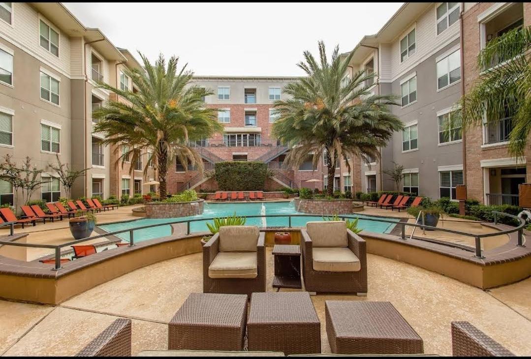 Welcome To The Suite Spot Luxury 1Bedroom Mid-Rise In Suger Land * Houston