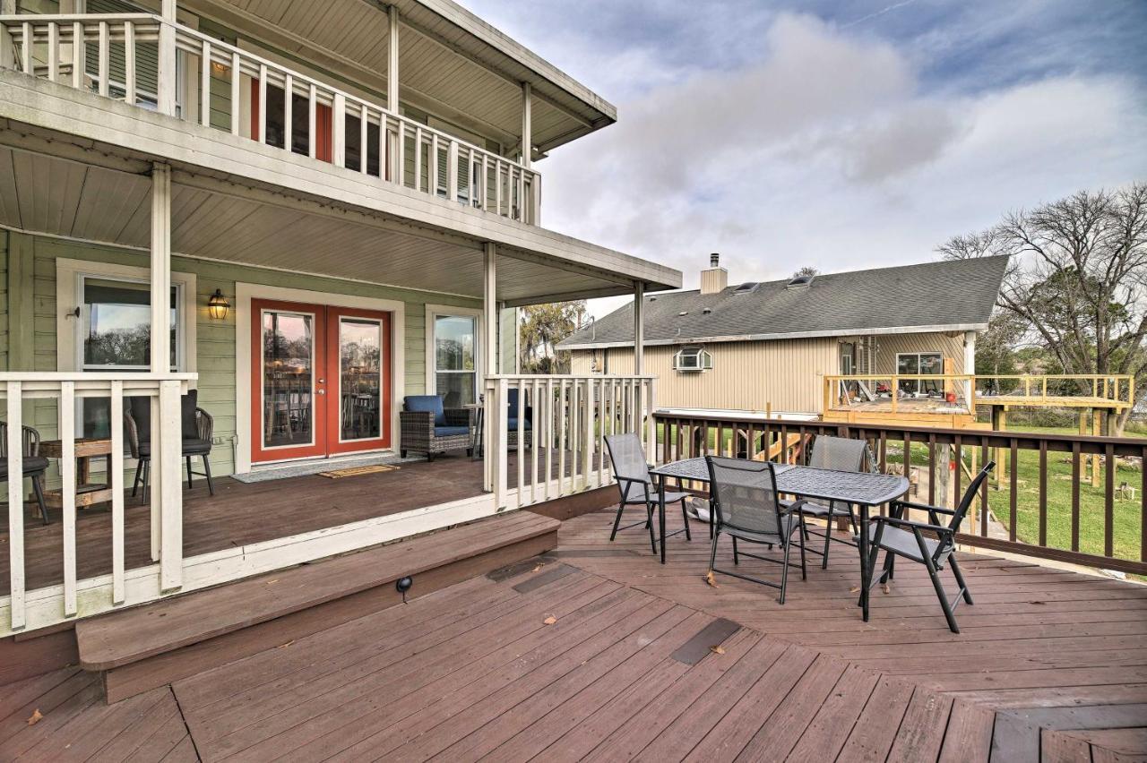 Waterfront San Jacinto River With Boat Slip! Holiday home Houston