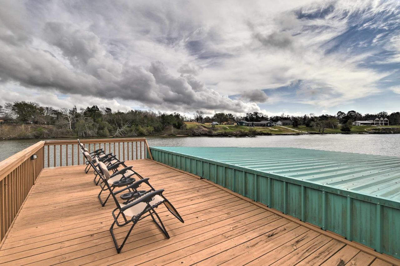 Holiday home Waterfront San Jacinto River With Boat Slip! Houston