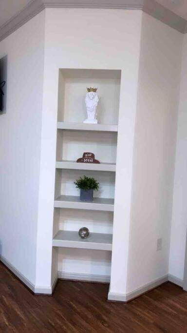 Apartment Walk To Nrg 2bdrm/balcony Pool View Free Parking