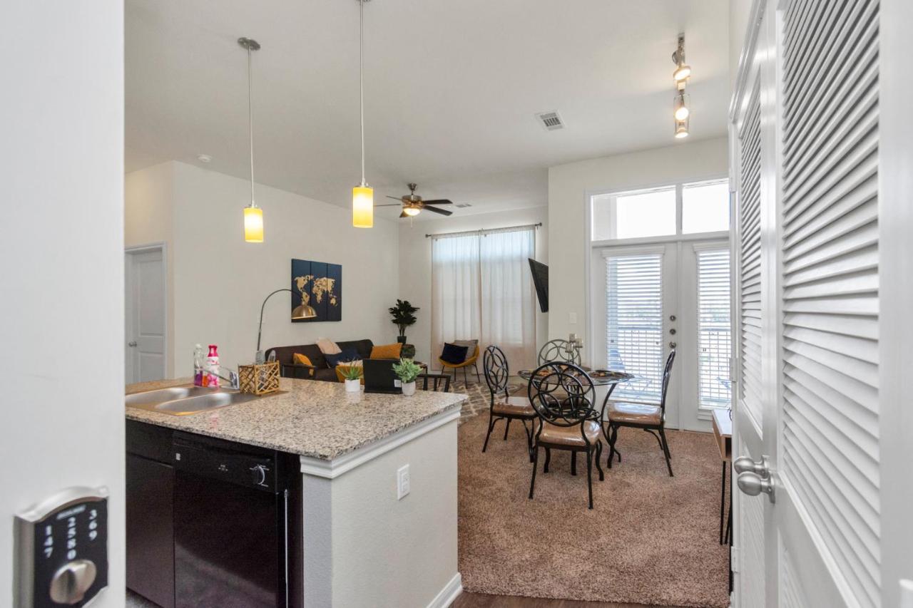 Charming With Gym Near Nrg Medical Center