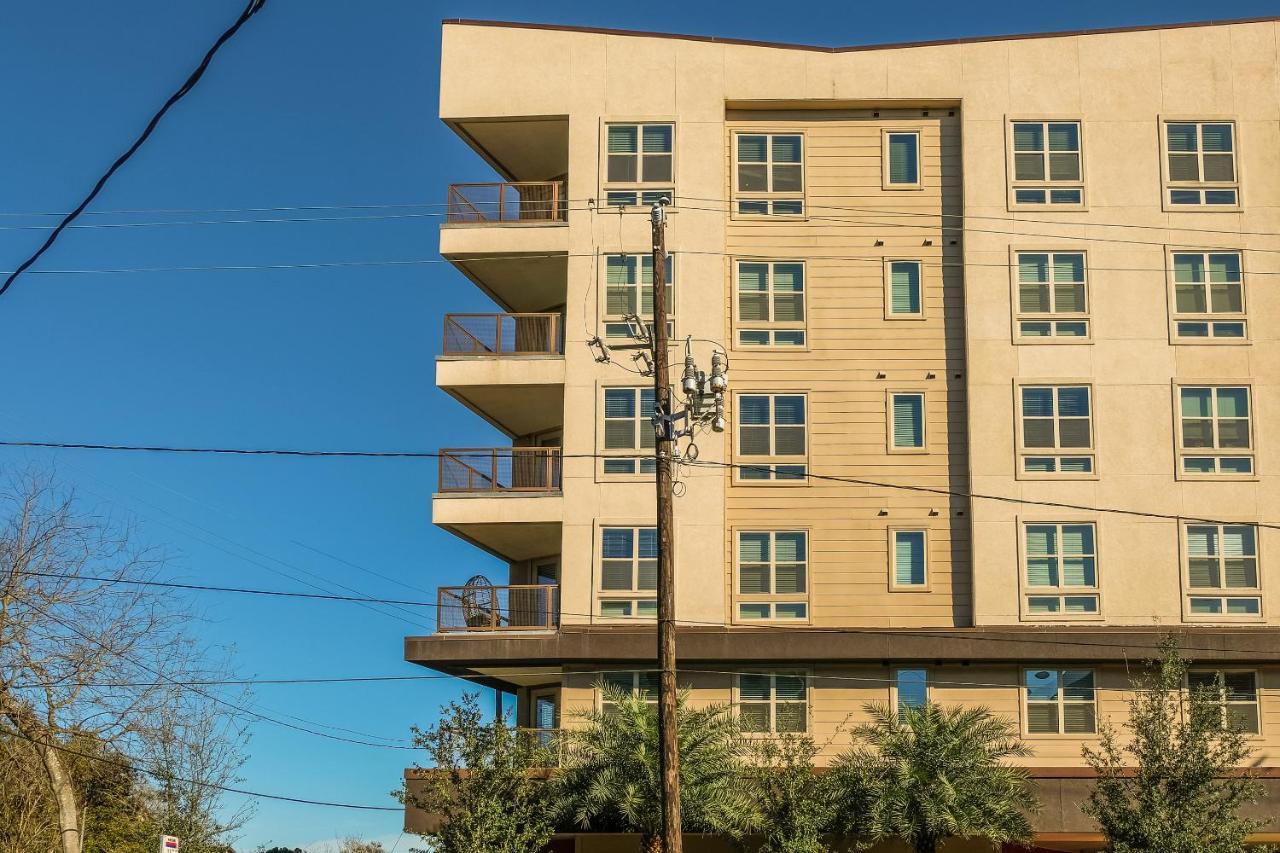 Frontdesk 5755 Hermann Park Apts Downtown