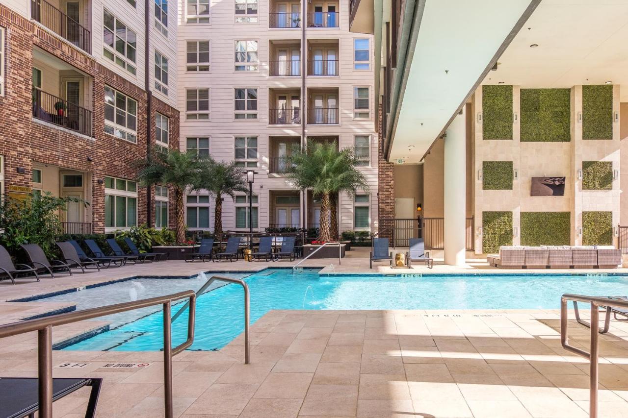 Frontdesk 5755 Hermann Park Apts Downtown Houston
