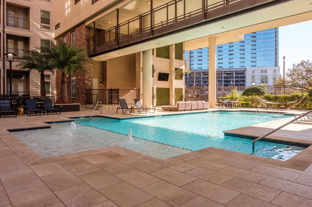 Apartment Frontdesk 5755 Hermann Park Apts Downtown
