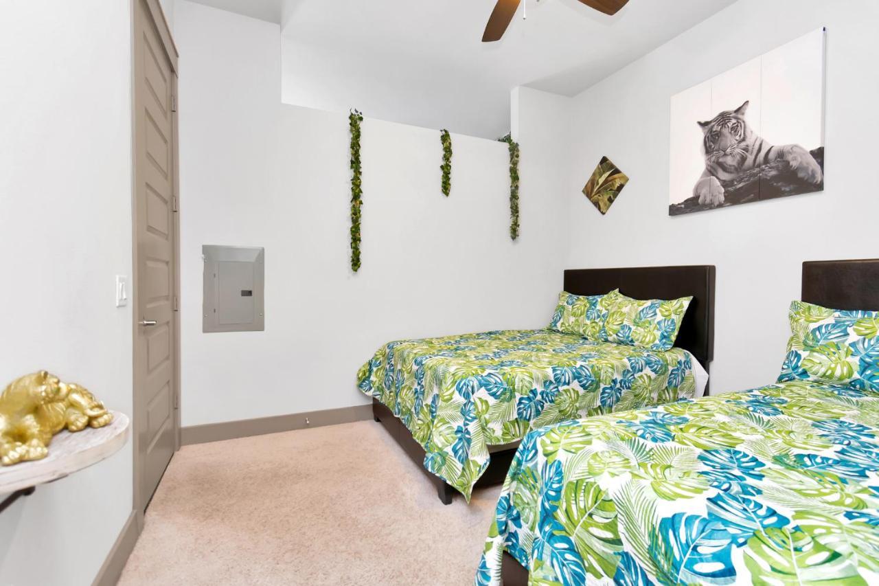 Downtown Hou 1br Car Available!! Pool Wifi