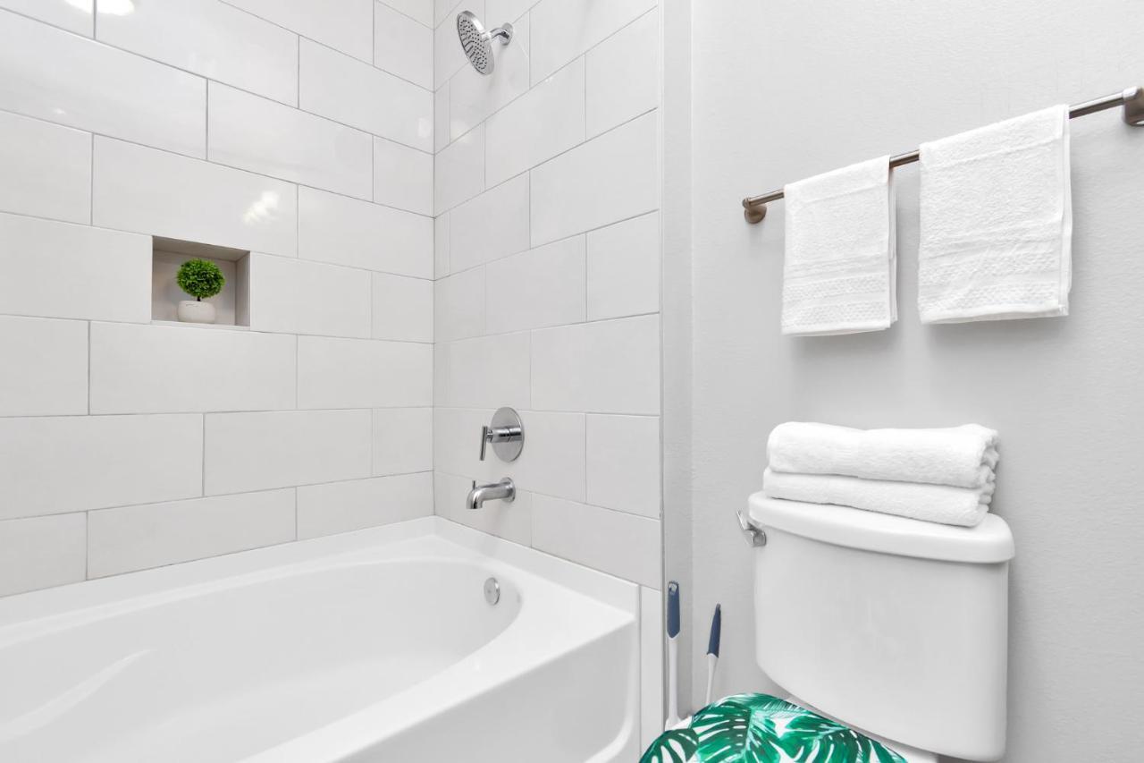 Downtown Hou 1br Car Available!! Pool Wifi