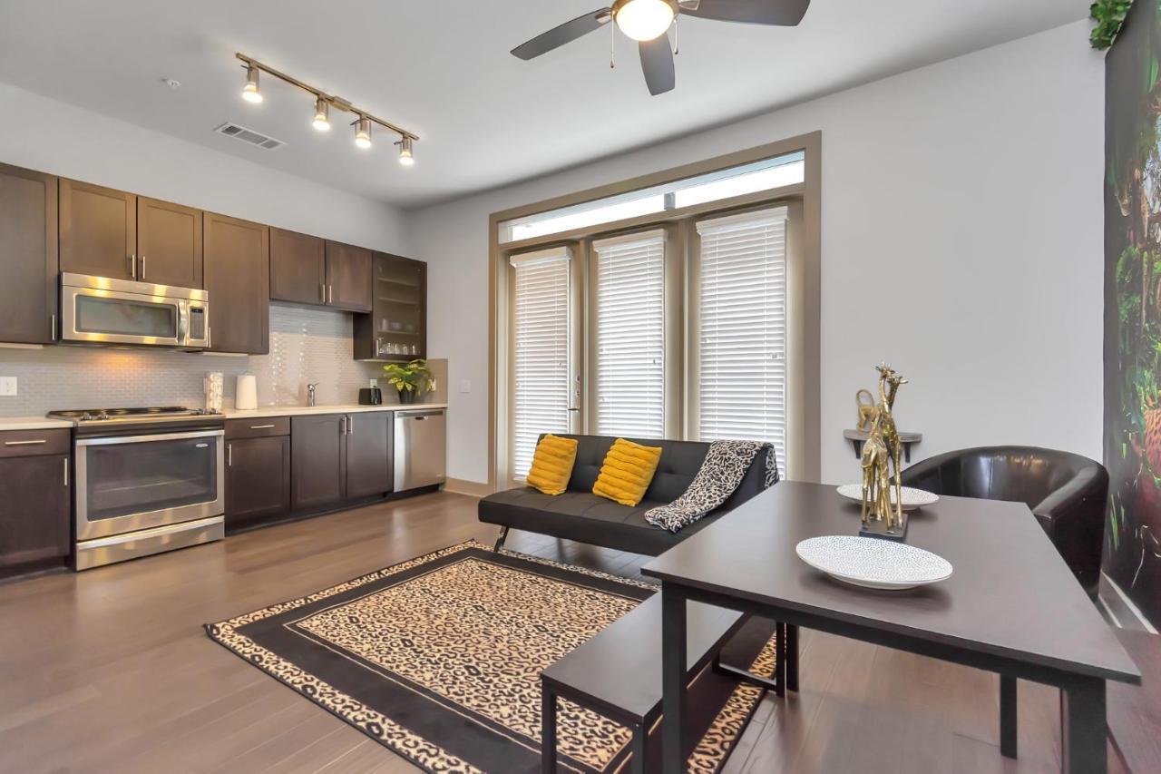 Downtown Hou 1br Car Available!! Pool Wifi Apartment Houston