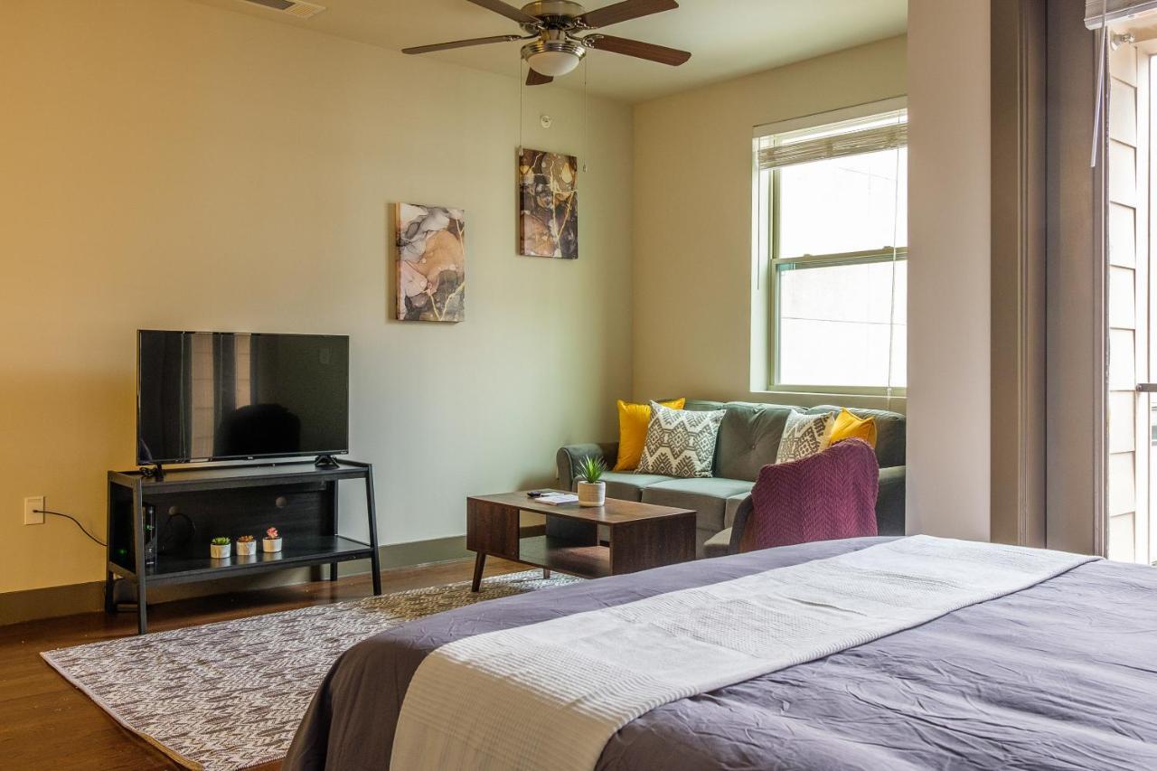 Frontdesk 5755 Hermann Park Apts Downtown * Houston
