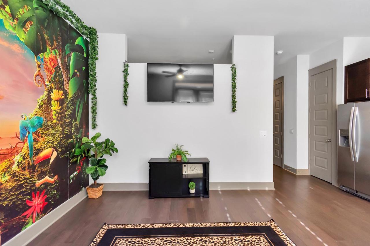 Downtown Hou 1br Car Available!! Pool Wifi *