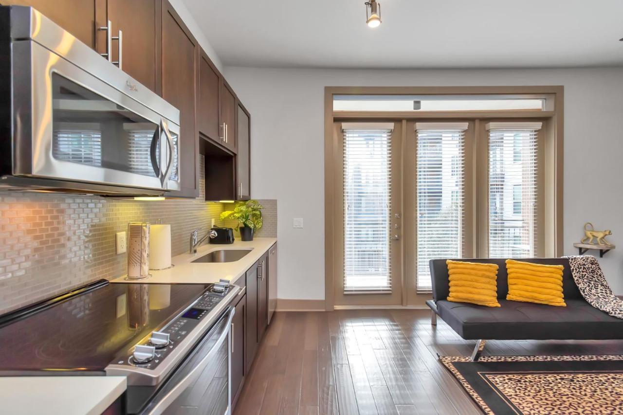 Apartment Downtown Hou 1br Car Available!! Pool Wifi