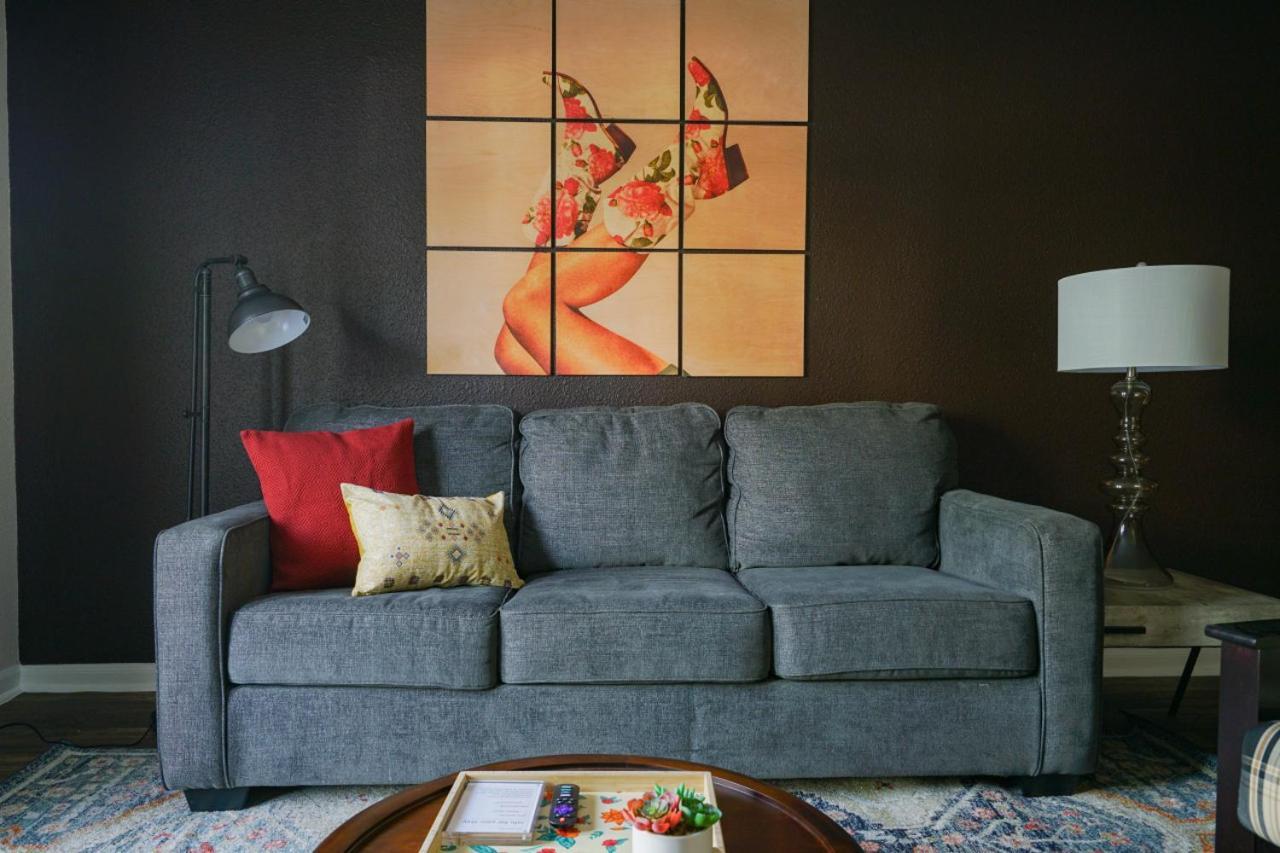 Wanderjaunt - The Place At Greenway Apartments * Houston
