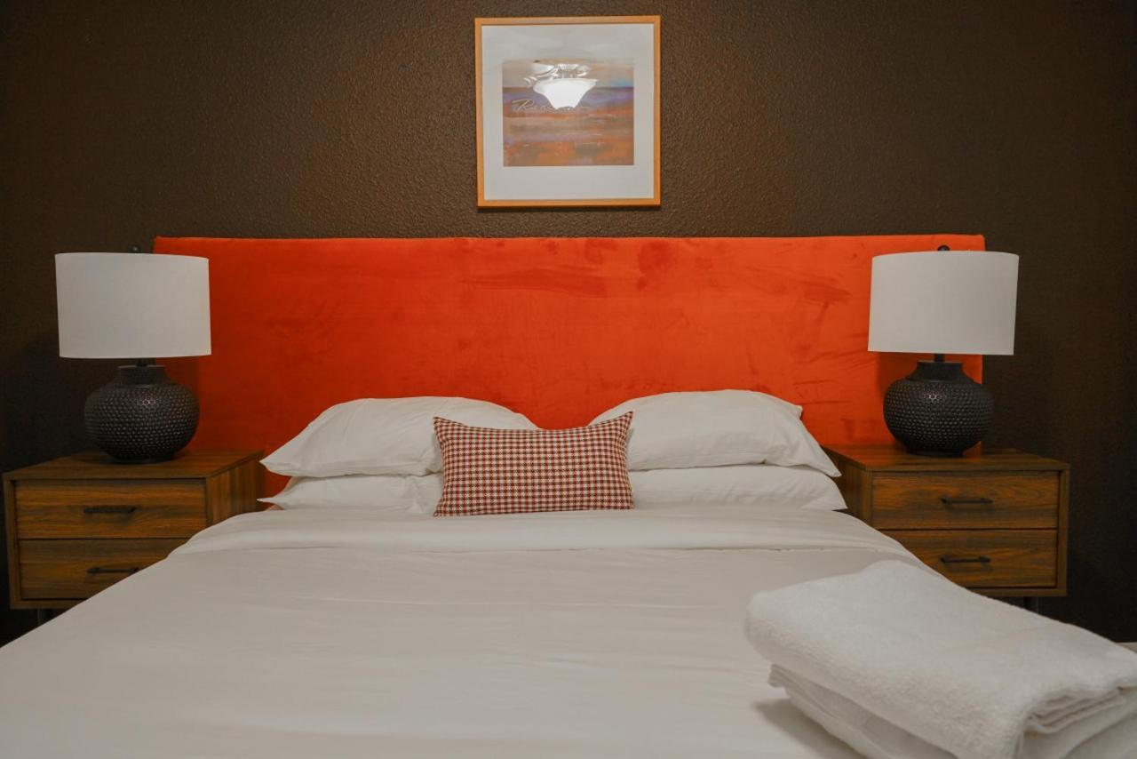 Wanderjaunt - The Place At Greenway Apartments