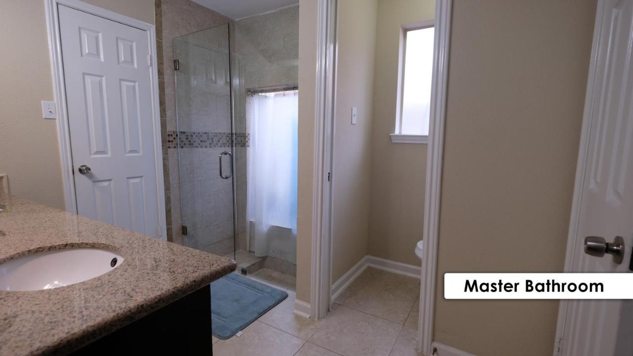 Holiday home Pool House, 20 Minutes From Dt 4bdr For 10 Guests - Winkleman Houston