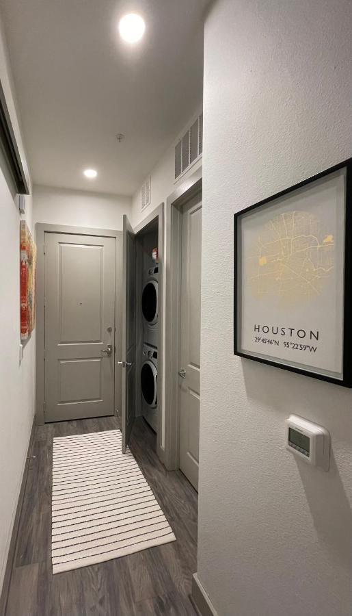 Apartment Luxurious Unit In Downtown With Poolside View Houston