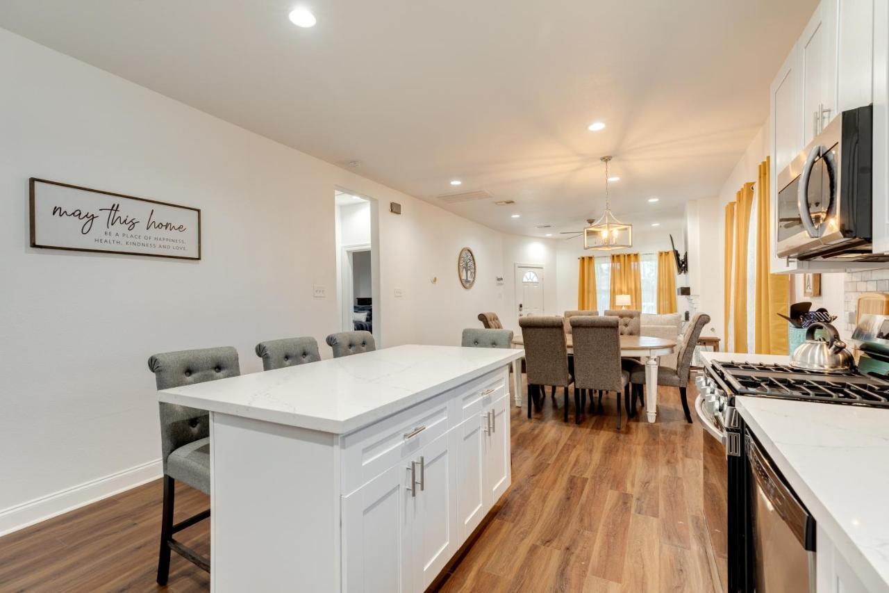 La Casita Blanca Houston