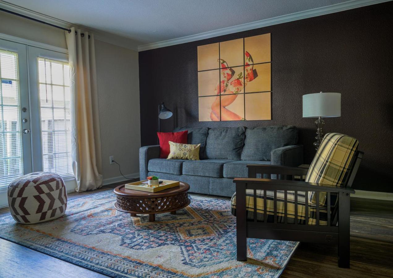Wanderjaunt - The Place At Greenway Apartments *