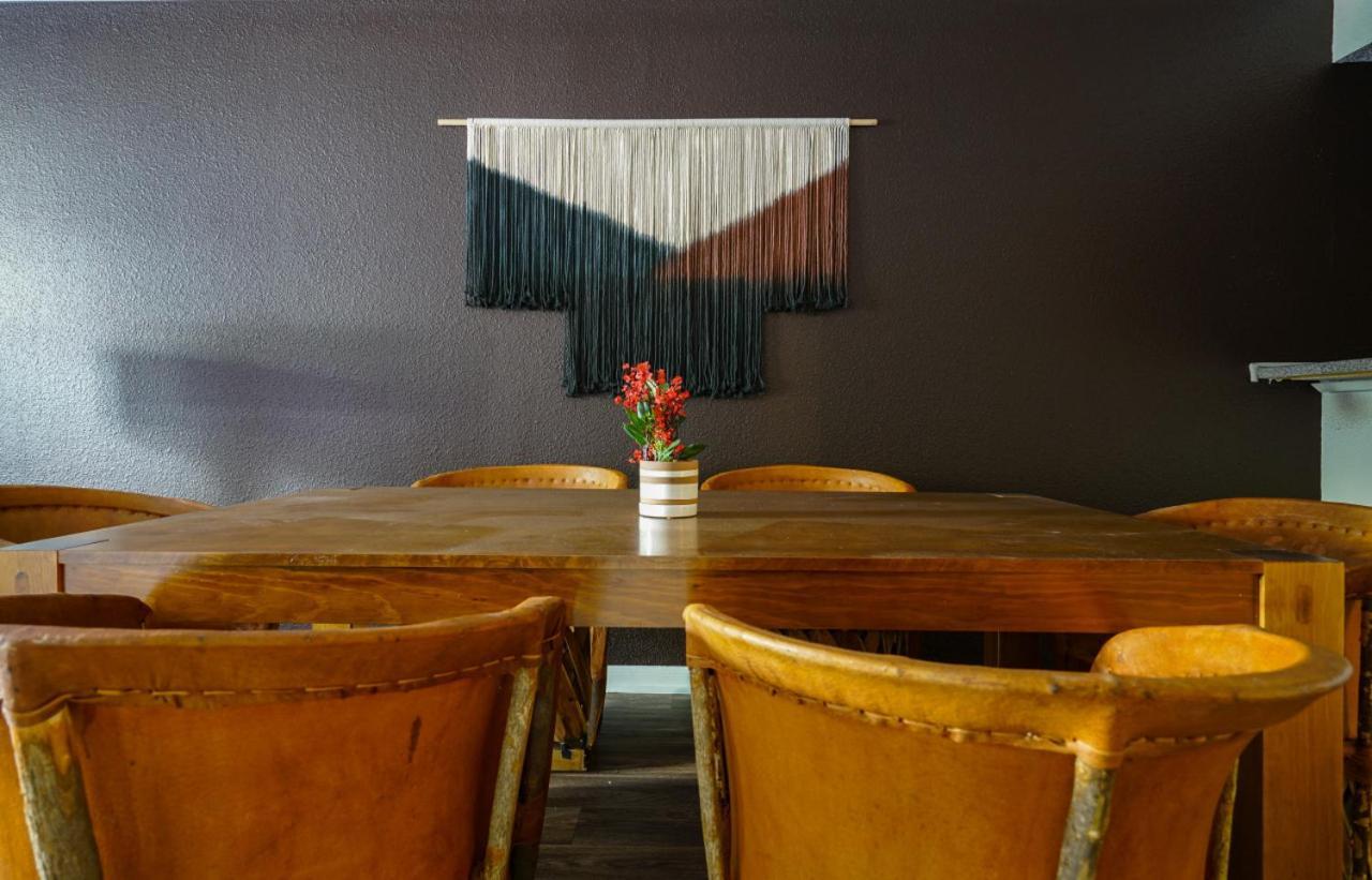Wanderjaunt - The Place At Greenway Apartments *