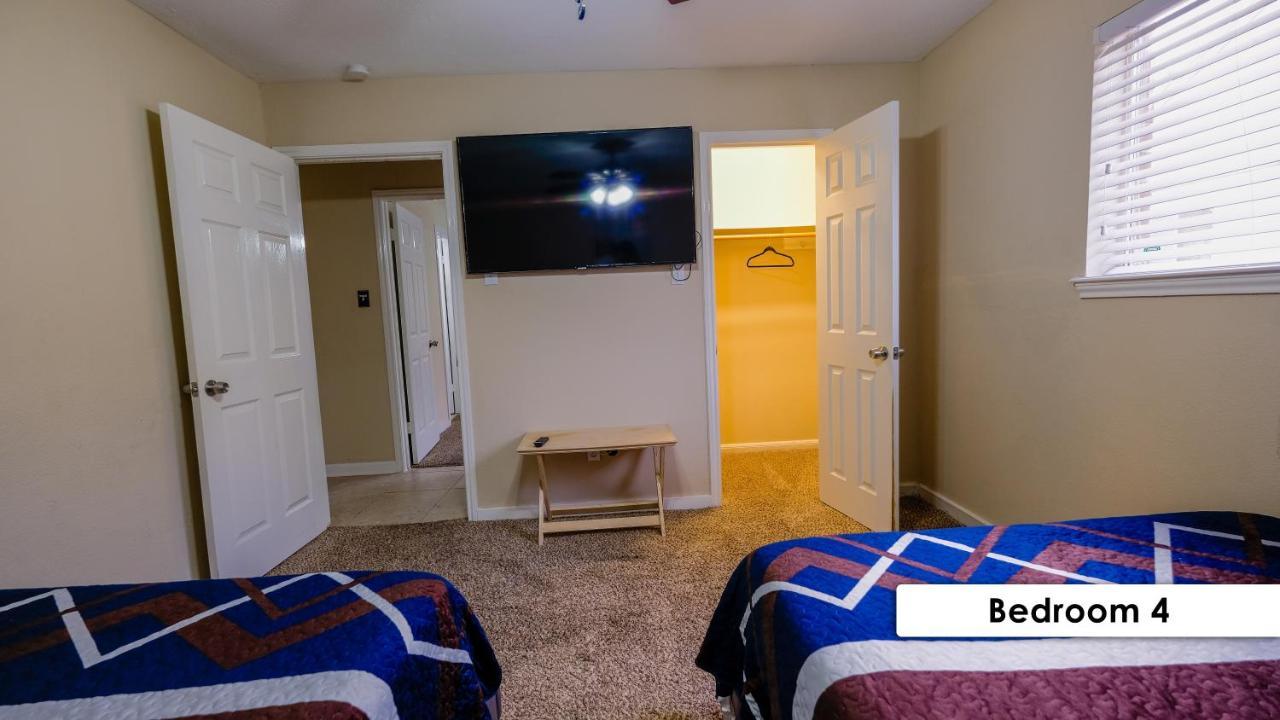Holiday home Pool House, 20 Minutes From Dt 4bdr For 10 Guests - Winkleman Houston