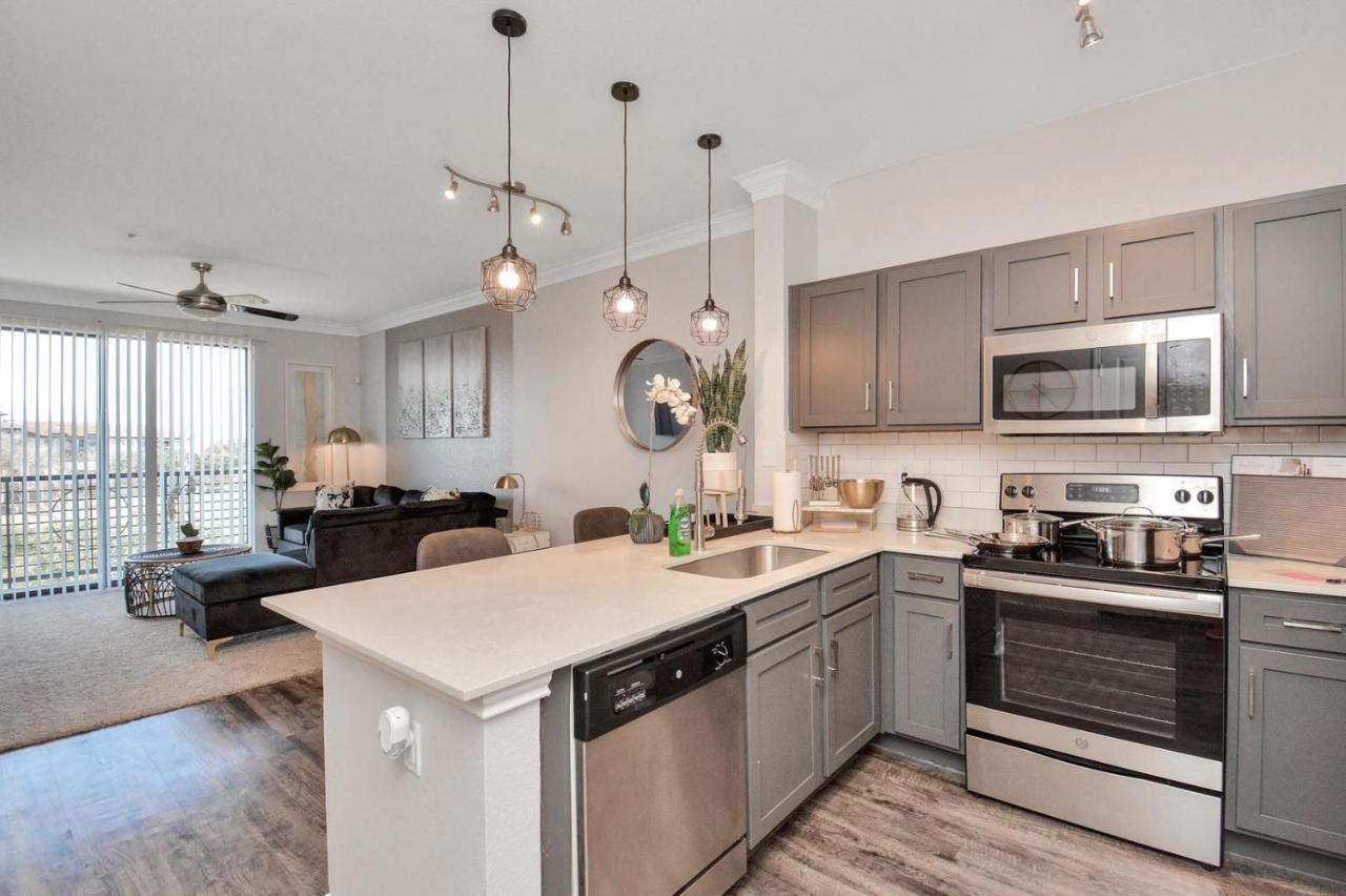 Apartment Noir Oasis 5 Mins Away From Texas Medical Center