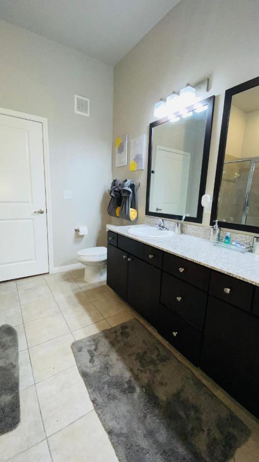 Walk To Nrg-city View Balcony- Free Parking-2bdrm Near Nrg-med Center-galleria-downtown Apartment Houston