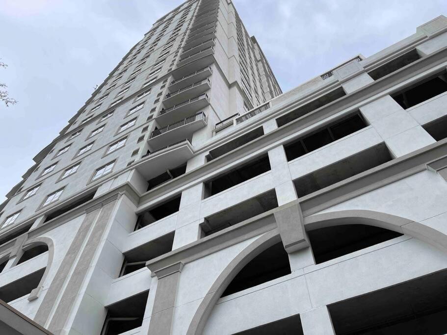 Immaculate 28Th Floor High Rise Vacation 1 Bedroom Unit Apartment