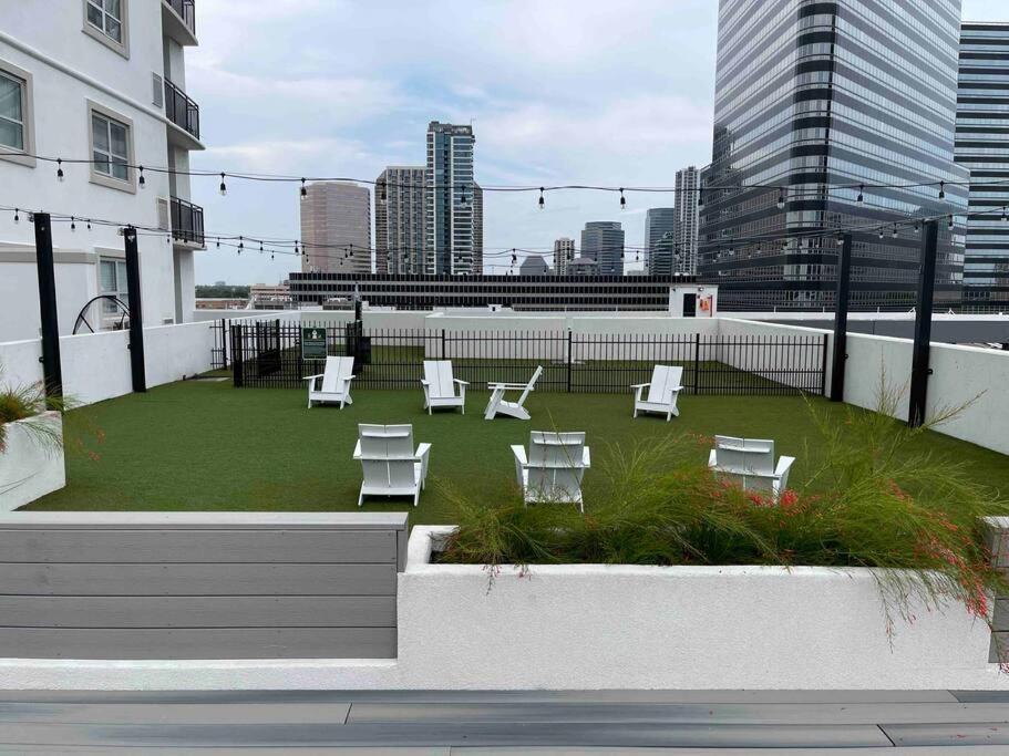 Immaculate 28Th Floor High Rise Vacation 1 Bedroom Unit Apartment