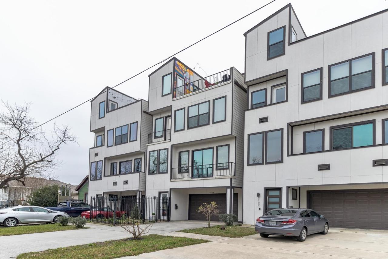 Horizon House: Modern Downtown View Retreat Holiday home *