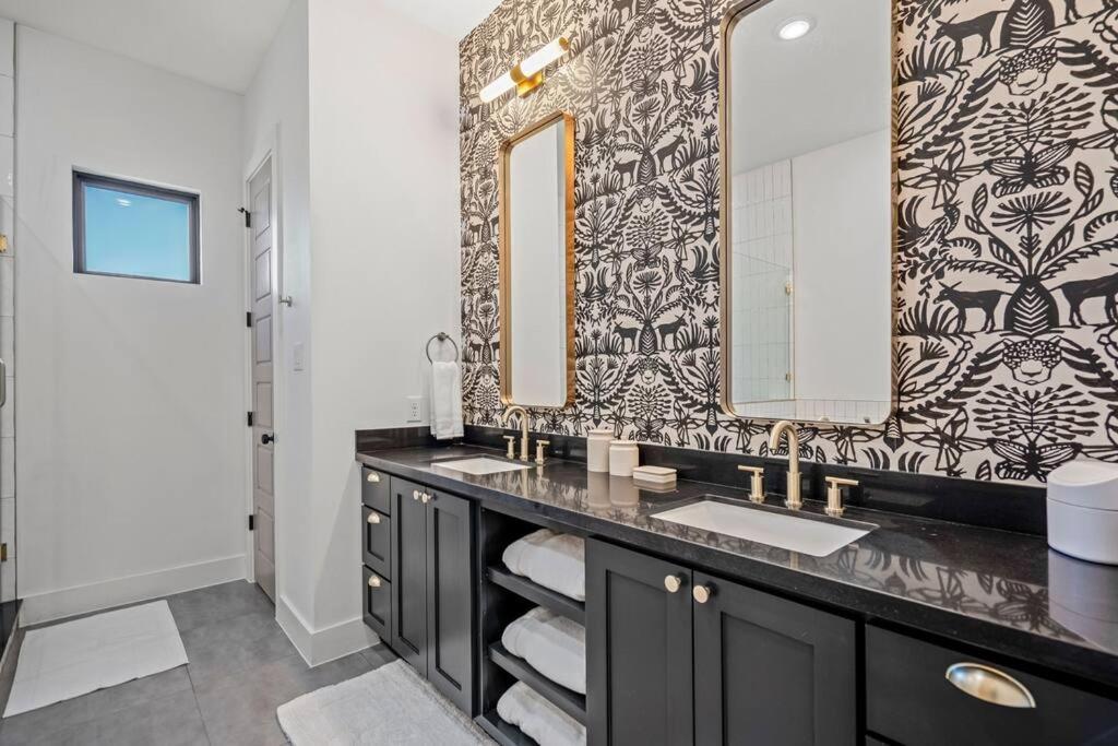 Boho @ East Downtown Holiday home