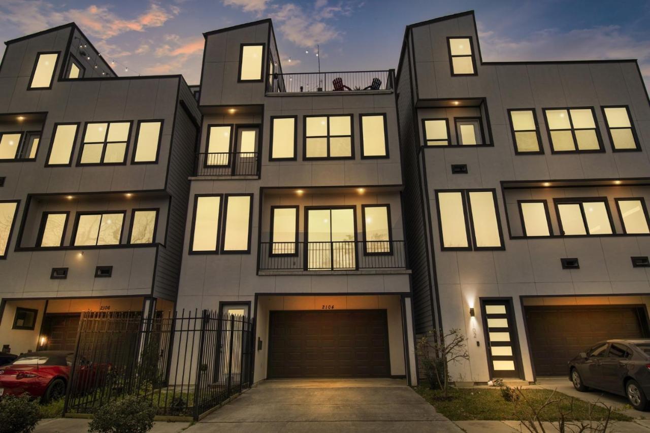 Horizon House: Modern Downtown View Retreat *