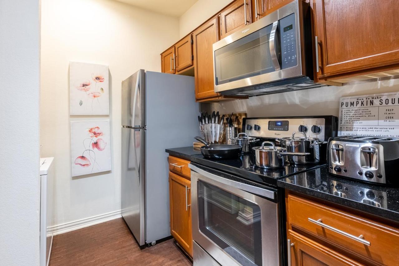 Med Center Luxury One Bedroom Walking Distance To The Hospitals Apartment *