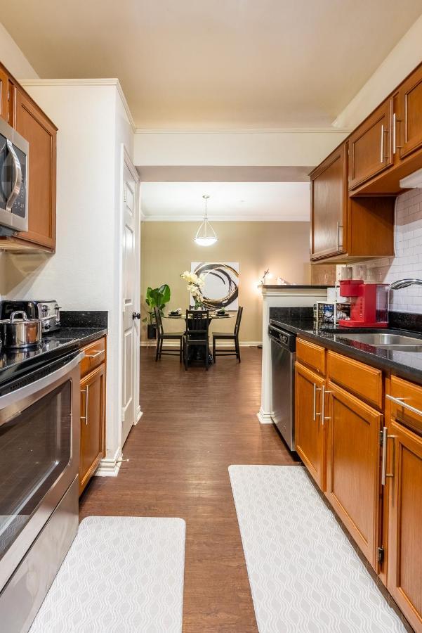 Med Center Luxury One Bedroom Walking Distance To The Hospitals Apartment Houston