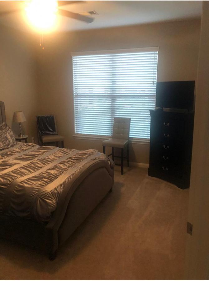 Huge 3Bdrm 4Bd Med Ctr Walk2 Nrg Wifi +Shuttle Sleeps 8 Apartment *