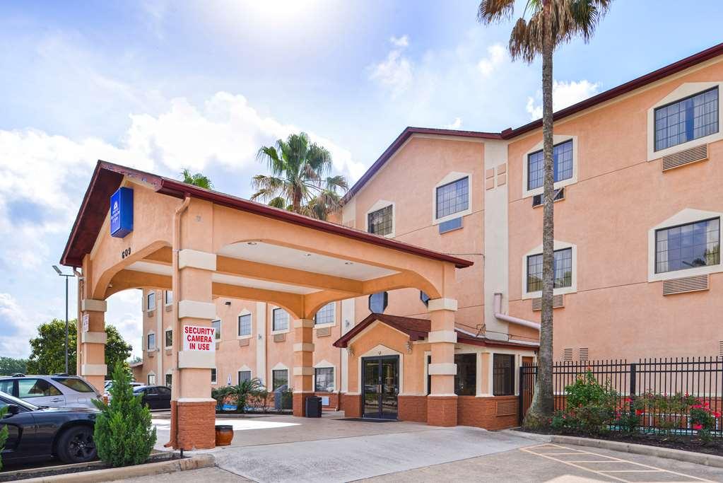 Americas Best Value And Fm 1960 Hotel 2*