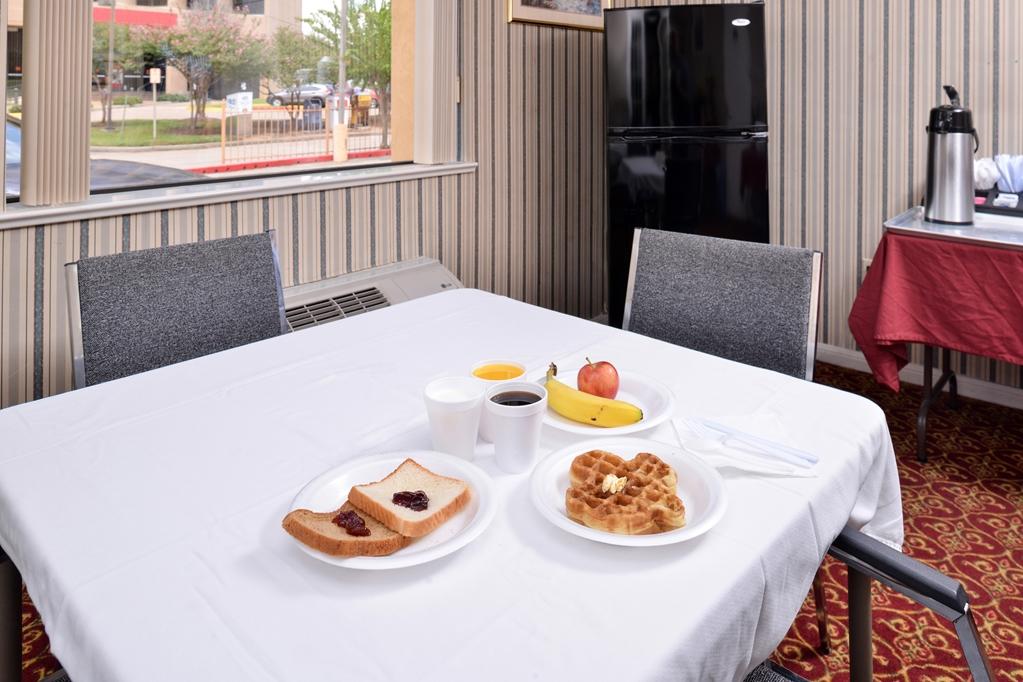 Motel Americas Value And Houston/northwest Brookhollow 2*