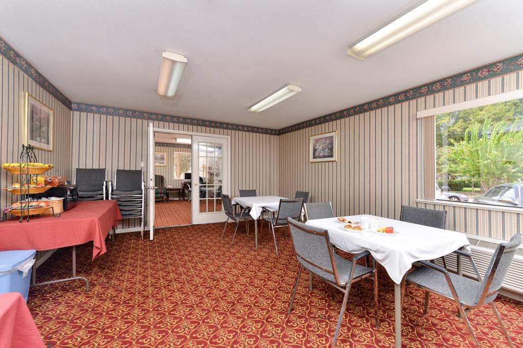 Motel Americas Value And Houston/northwest Brookhollow Houston