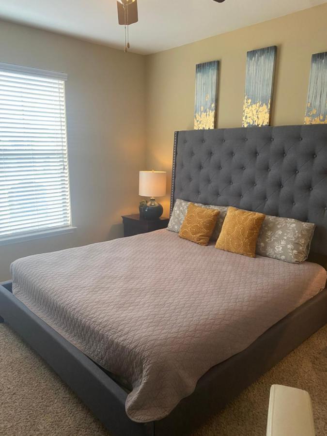 Huge 3Bdrm 4Bd Med Ctr Walk2 Nrg Wifi +Shuttle Sleeps 8 Apartment