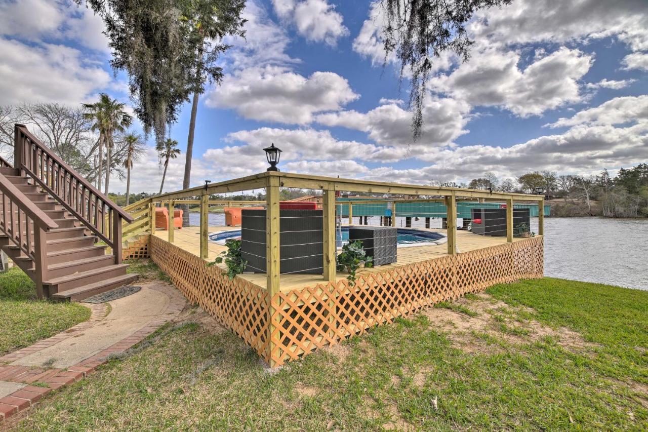 Waterfront San Jacinto River With Boat Slip! * Houston
