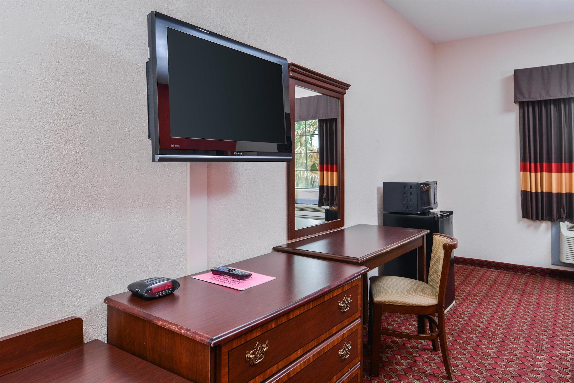 Hotel Americas Best Value And Fm 1960