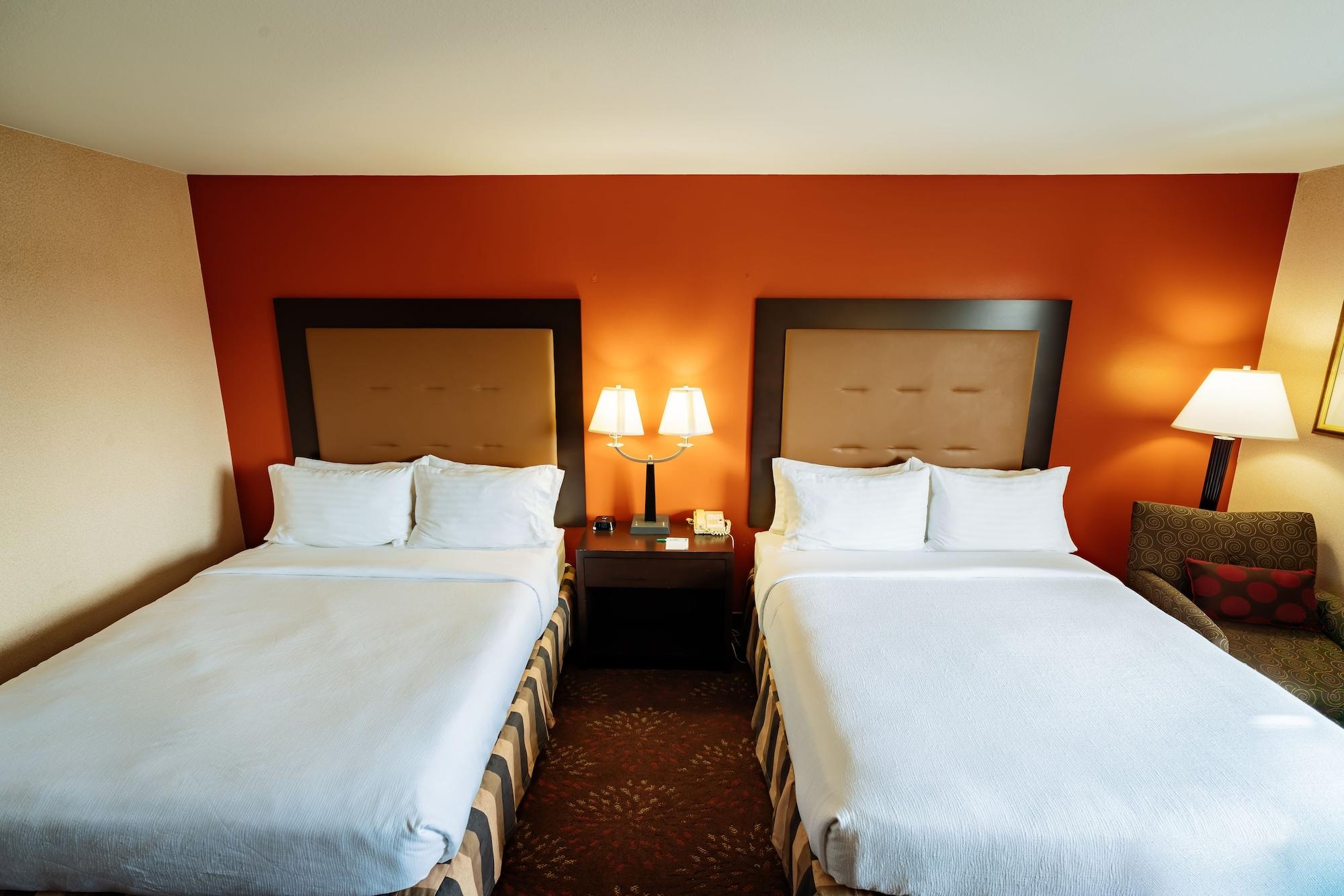 Wyndham Garden Willowbrook Hotel 3*