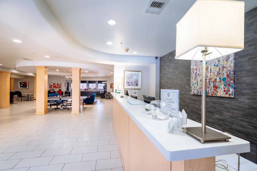 Hotel Wyndham Garden Willowbrook 3*