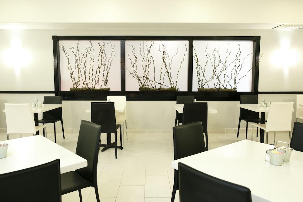 Wyndham Garden Willowbrook 3* Houston