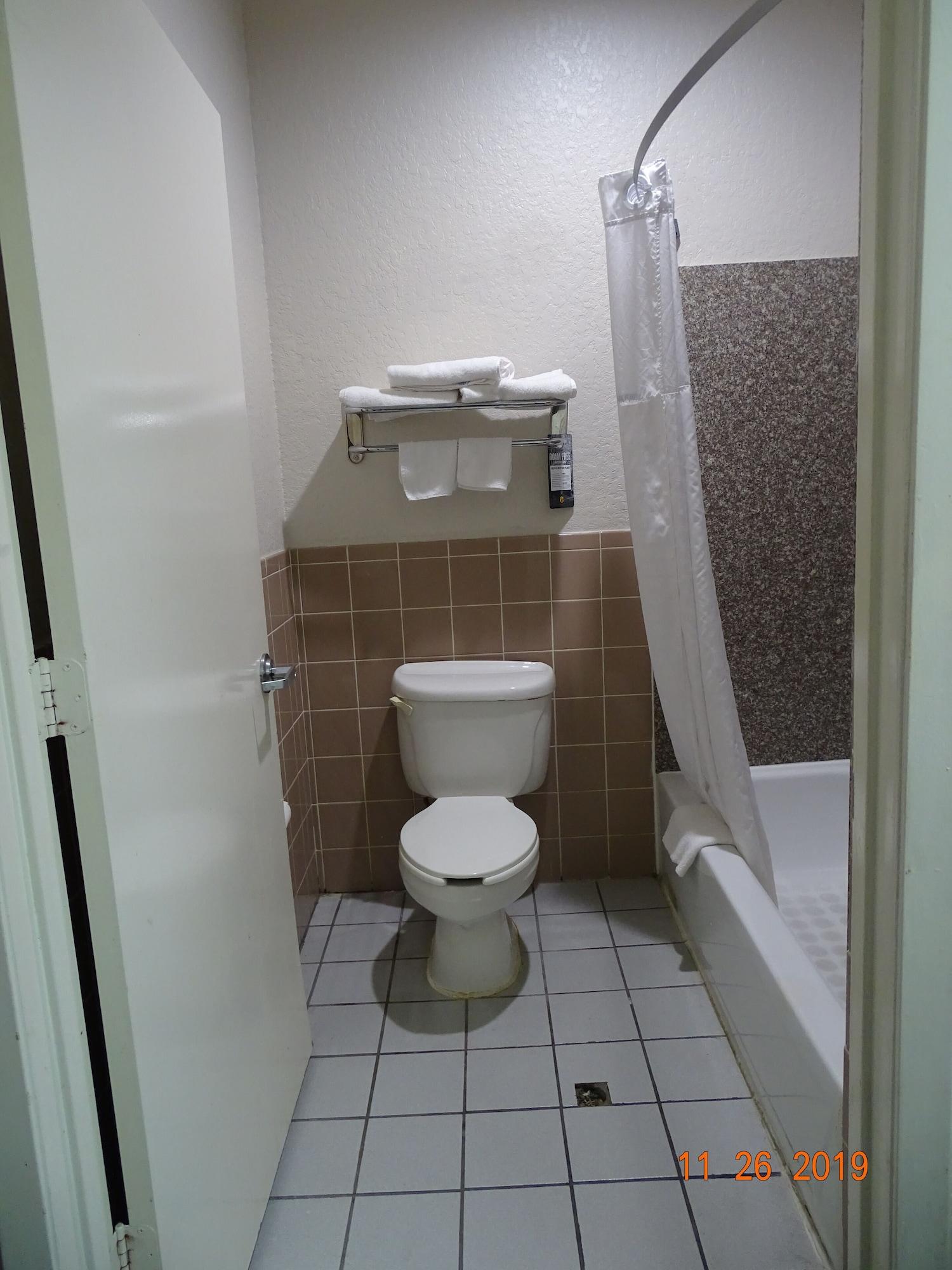 Super 8 By Wyndham Houston/brookhollow Nw 2*