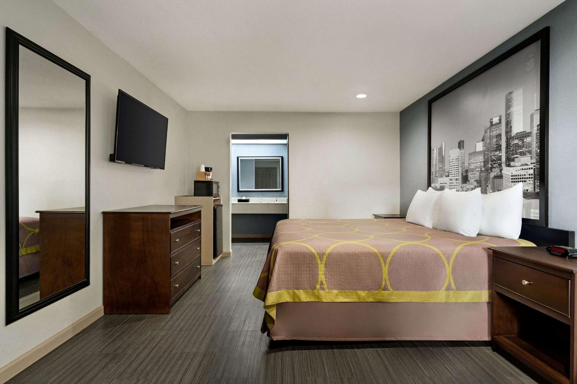 Super 8 By Wyndham Downtown I-610 Hotel Houston