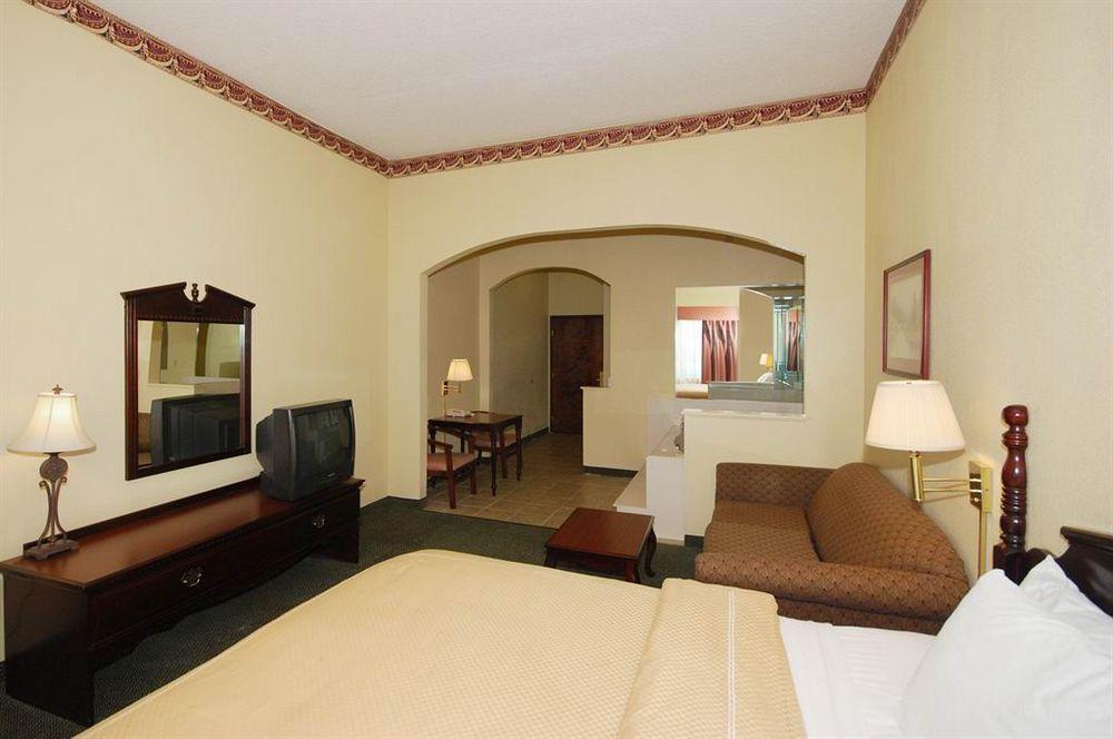 Comfort Bush Intercontinental Airport