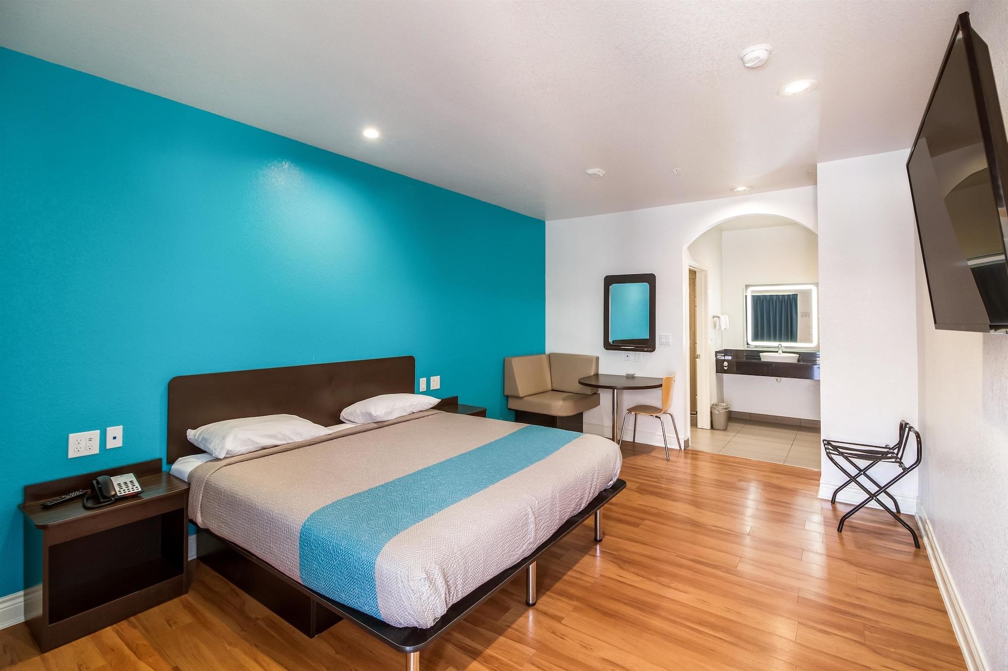 Hotel 6-houston, Tx - North 2*